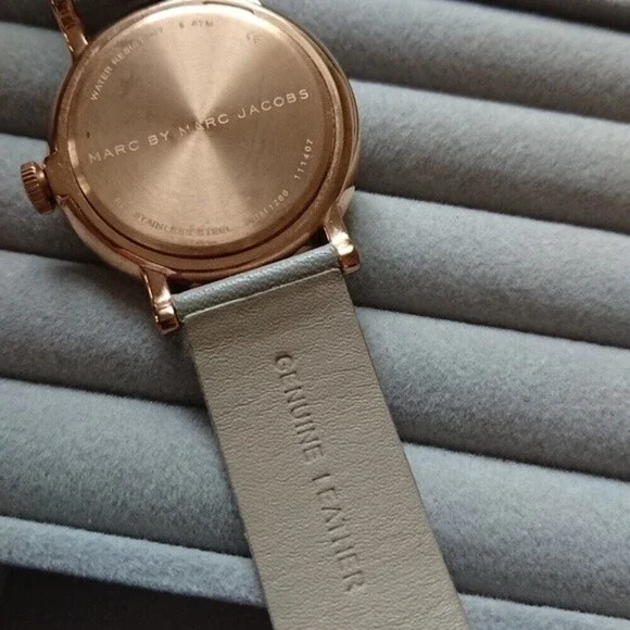 Marc by Marc Jacobs baker rose grey leather watch - Picture 8 of 12